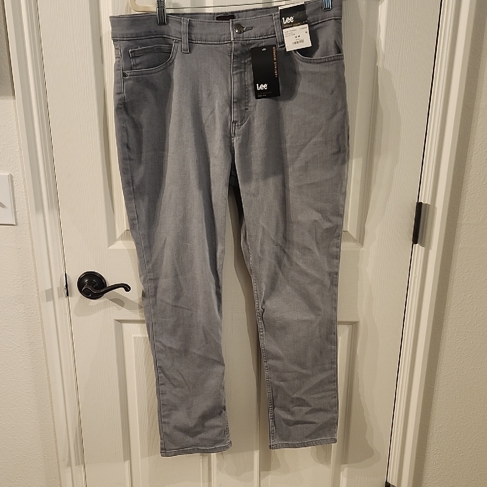 NWT Grey Lee Straight Jeans